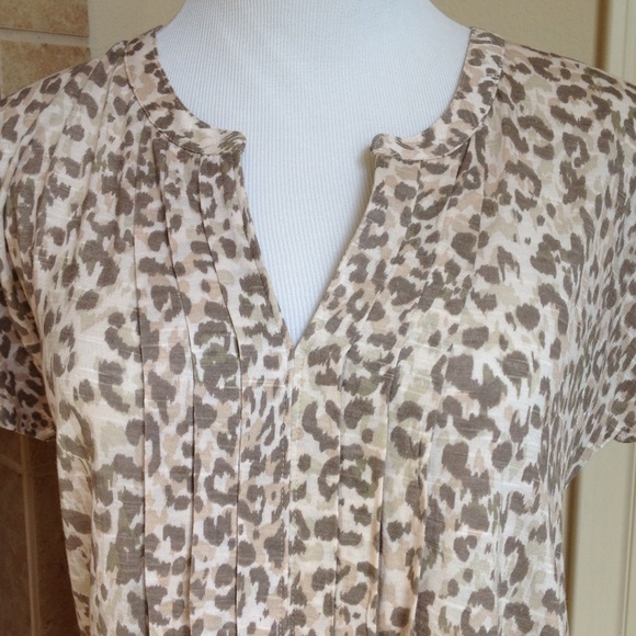 NWOT Lucky brand top- - Picture 2 of 3